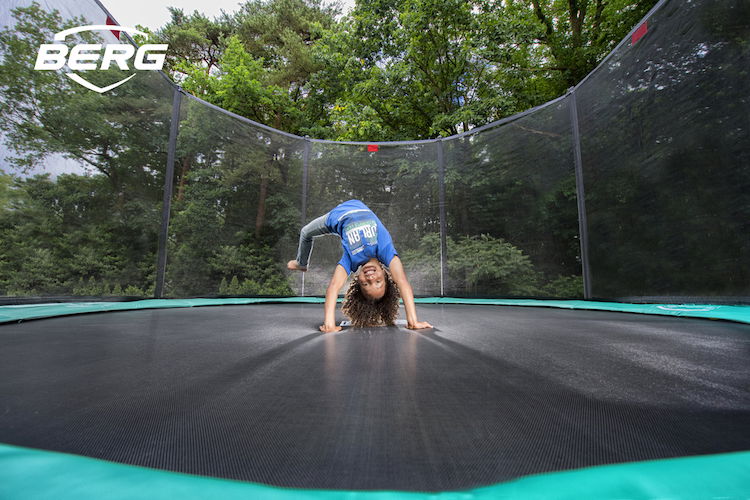 BERG Trampolin InGround ROUND Favorit Green Ø330 cm + Sicherheitsnetz Comfort BERG Trampolin InGround ROUND Favorit Green Ø330 cm + Sicherheitsnetz Comfort