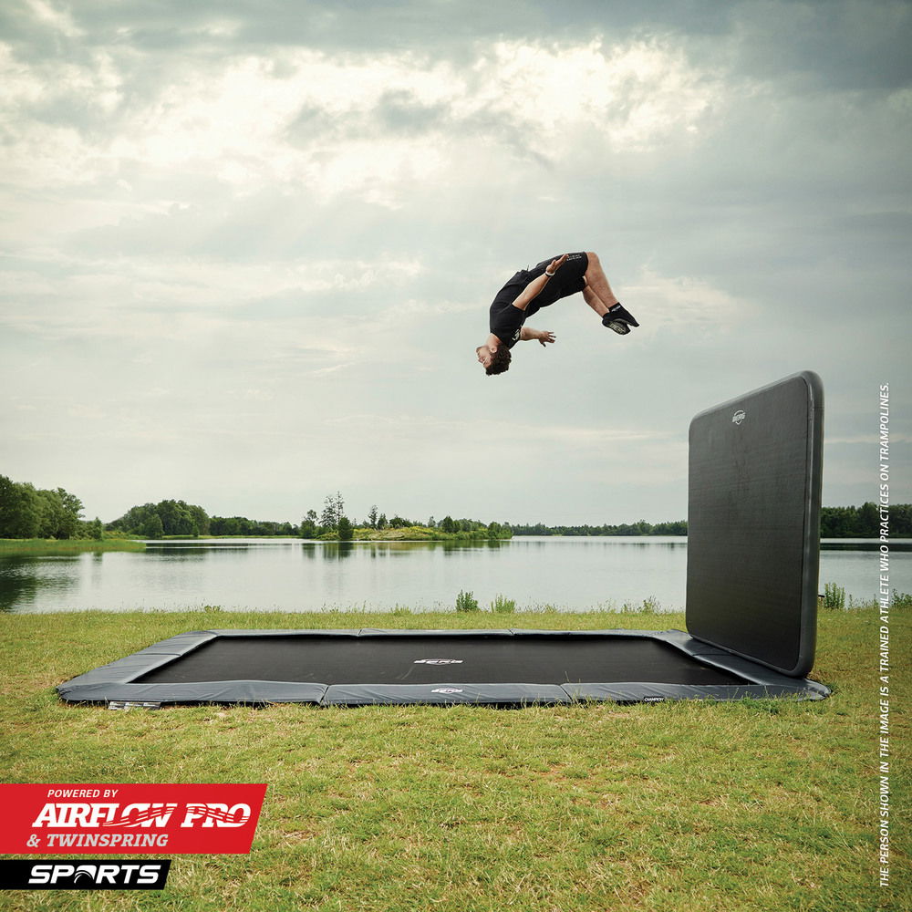 BERG Trampolin SPORTS FlatGround ULTIM Champion Green 410 + AeroWall 2x2 BLK&GRY BERG Trampolin SPORTS FlatGround ULTIM Champion Green 410 + AeroWall 2x2 BLK&GRY