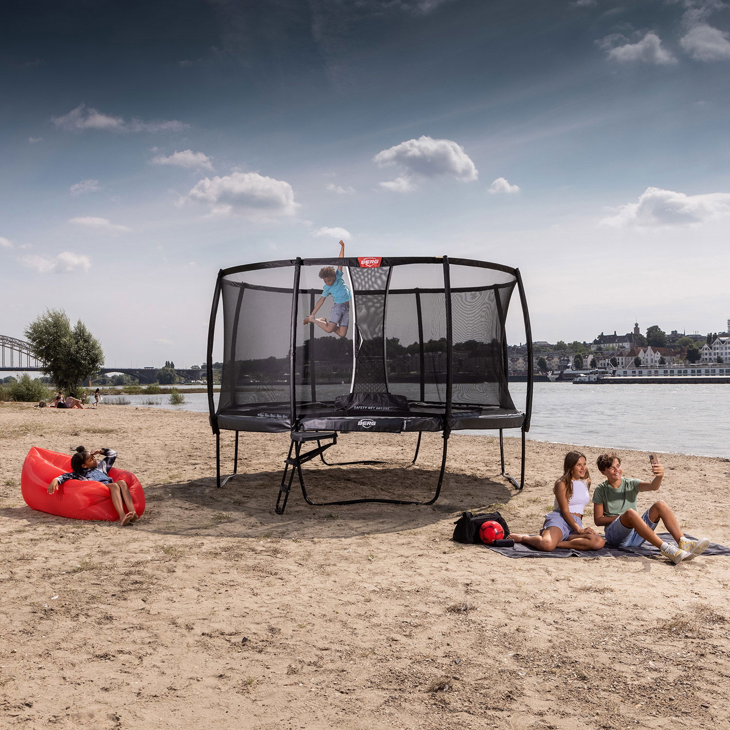 BERG Trampolin Regular ROUND Champion Grey Ø430 cm + Sicherheitsnetz Deluxe (Neu) BERG Trampolin Regular ROUND Champion Grey Ø430 cm + Sicherheitsnetz Deluxe (Neu)