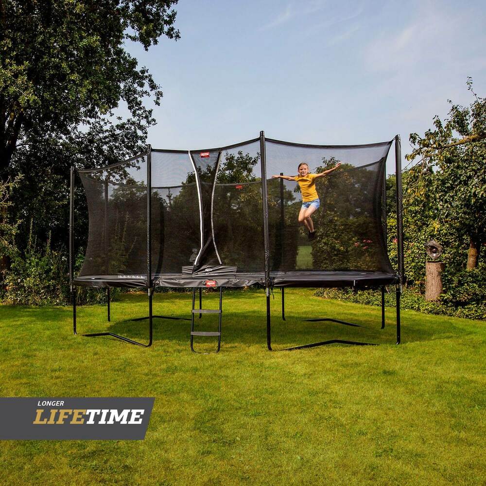 BERG Trampolin Regular GRAND Favorit Black oval 520 x 345 cm + Sicherheitsnetz Comfort BERG Trampolin Regular GRAND Favorit Black oval 520 x 345 cm + Sicherheitsnetz Comfort